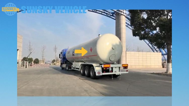 2 xe bồn chở khí LPG được gửi đến Zimbabwe
