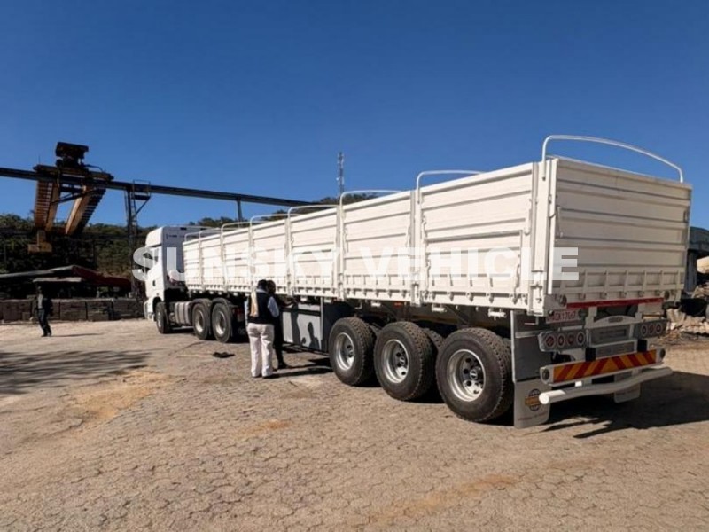 Khách hàng Zimbabwe khen ngợi xe moóc thùng lật SUNSKY, thúc đẩy tăng trưởng ngành logistics.