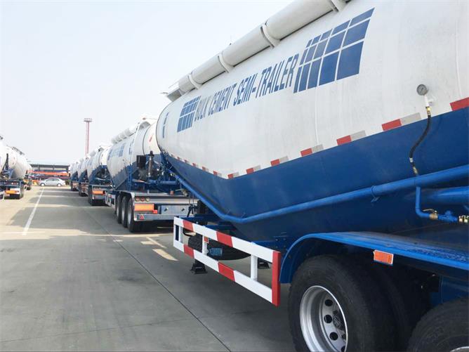 40 xe tải xi măng rời hàng xuất khẩu sang Châu Phi