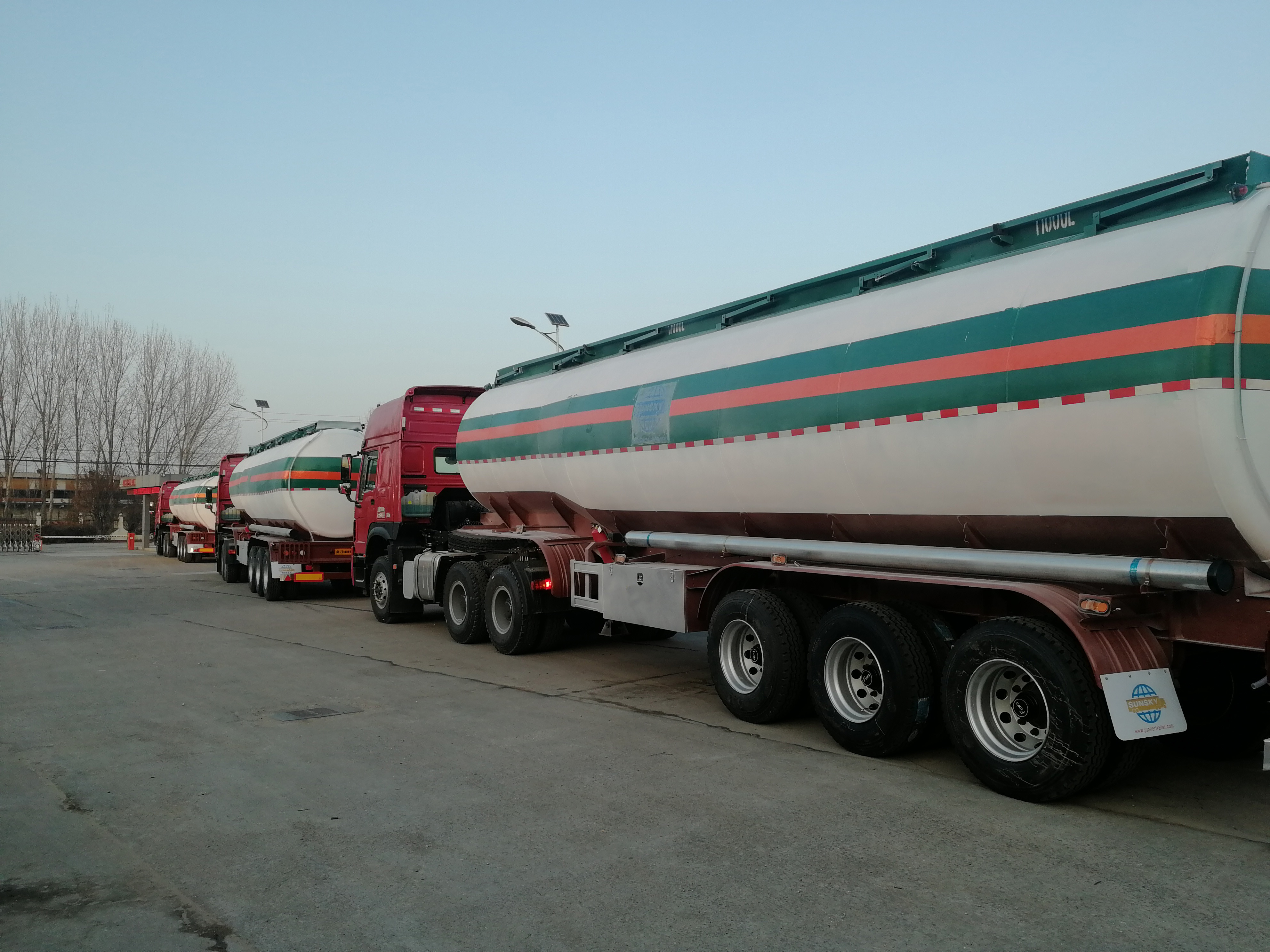 hoàn thành sản xuất xe tải chở dầu trailer xuất khẩu sang Malawi