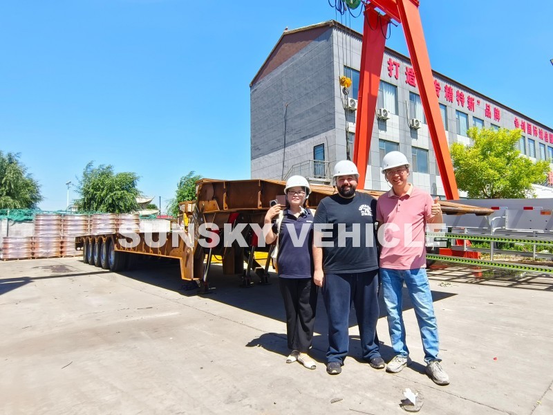 Đội xe hàng đầu của Kuwait mở rộng: Khách hàng quen thuộc hoàn tất thành công việc kiểm tra xe moóc chở hàng quá khổ.