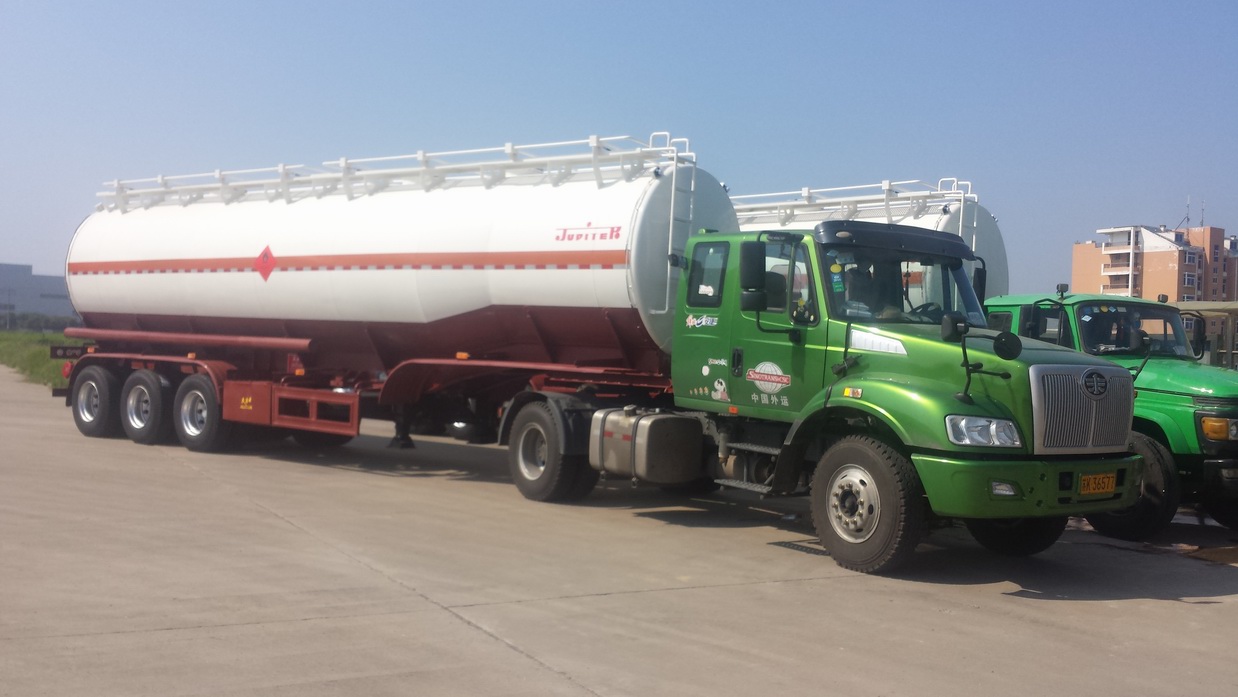 SUNSKY nhiên liệu máy bay tiếp dầu trailers đã nhận thông tin phản hồi tốt từ khách hàng của chúng tôi ở Malawi